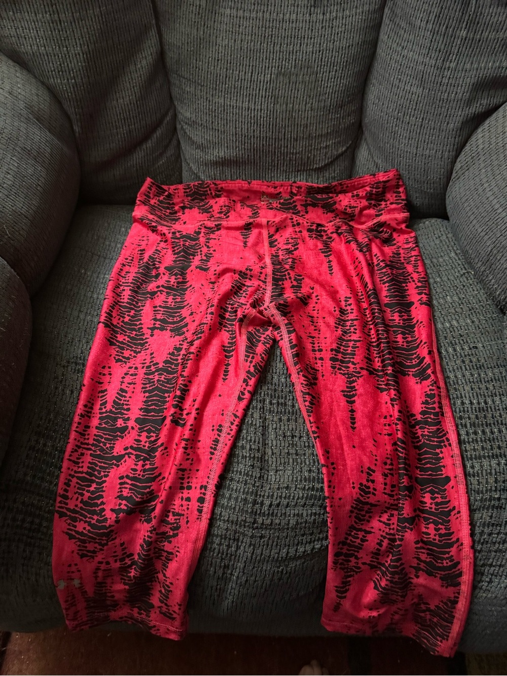 Kids Red and Black Printed Active Capris